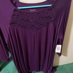 Torrid super soft 3/4 sleeve tee with lace color